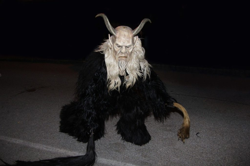 Krampus demone che rapisce bambini