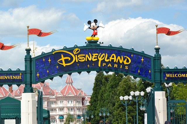 I fantasmi del parco divertimenti Disneyland a Parigi